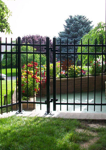 Pulvis Coated hastam Top Metal Steel Fence Panels For Residential Yard